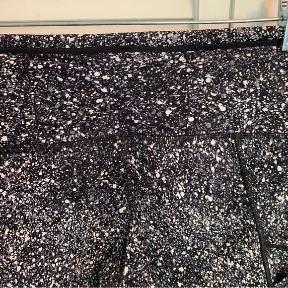 Lululemon Outrun 17" Crop Style W6ABNS Women’s Size 6 Splatter White Black/Black - Picture 5 of 15